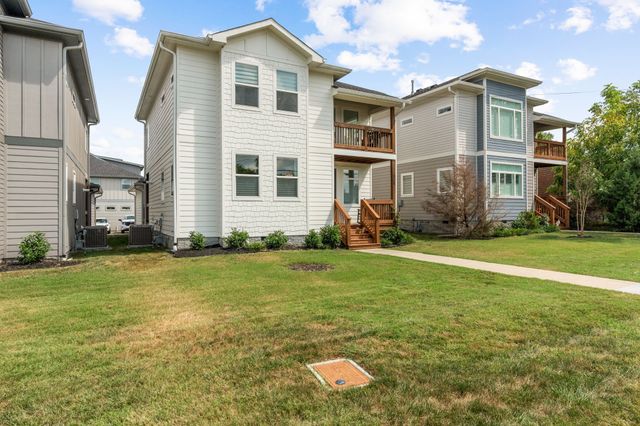 606B Croley Dr, Nashville, TN 37209