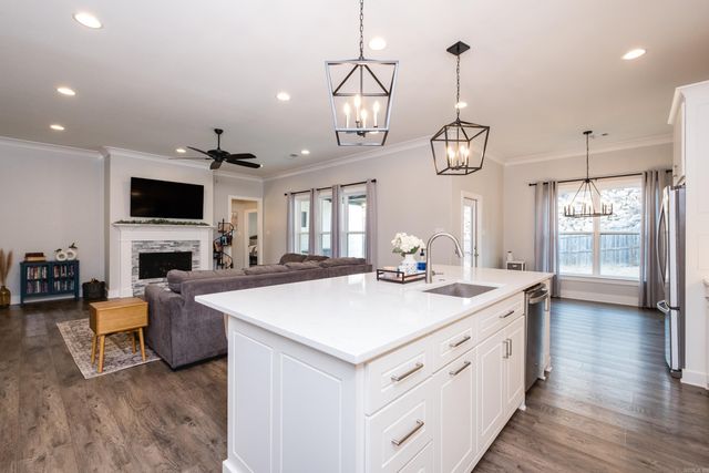 105 Keystone Lane, Maumelle, AR 72113