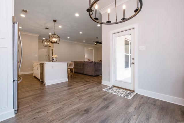 105 Keystone Lane, Maumelle, AR 72113