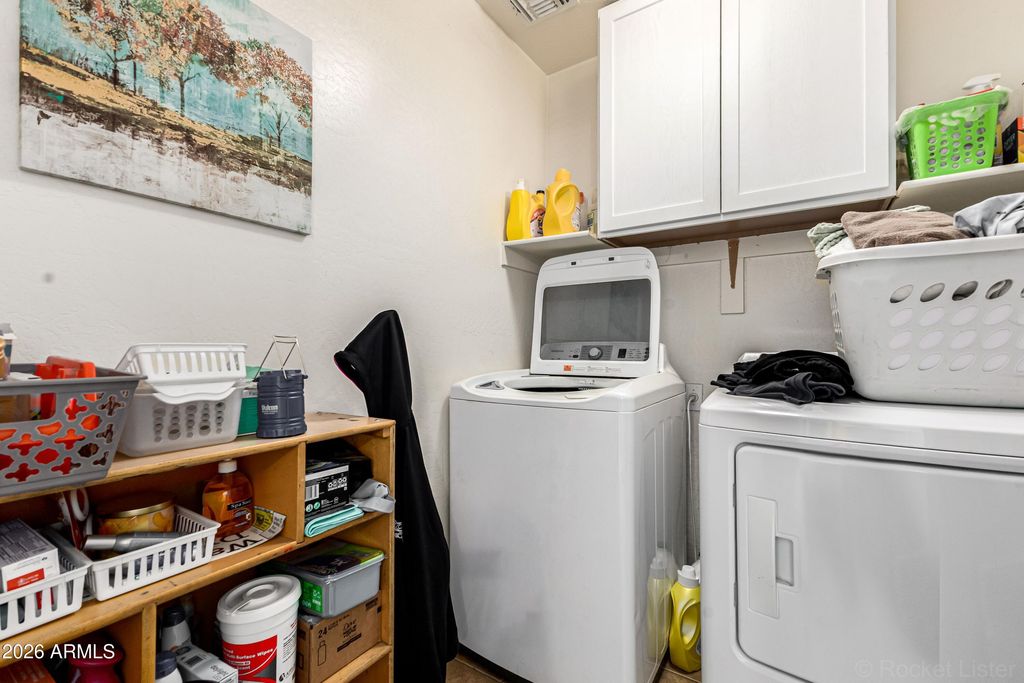 Image 15 of property listing at 3216 S 72ND Lane, Phoenix, AZ 85043