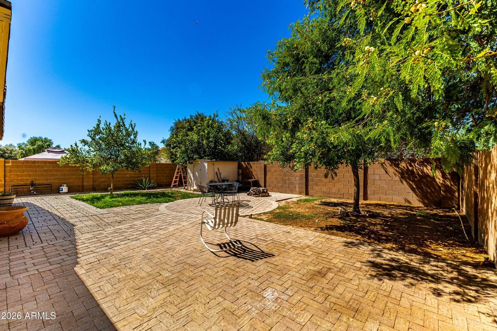 Image 16 of property listing at 3216 S 72ND Lane, Phoenix, AZ 85043