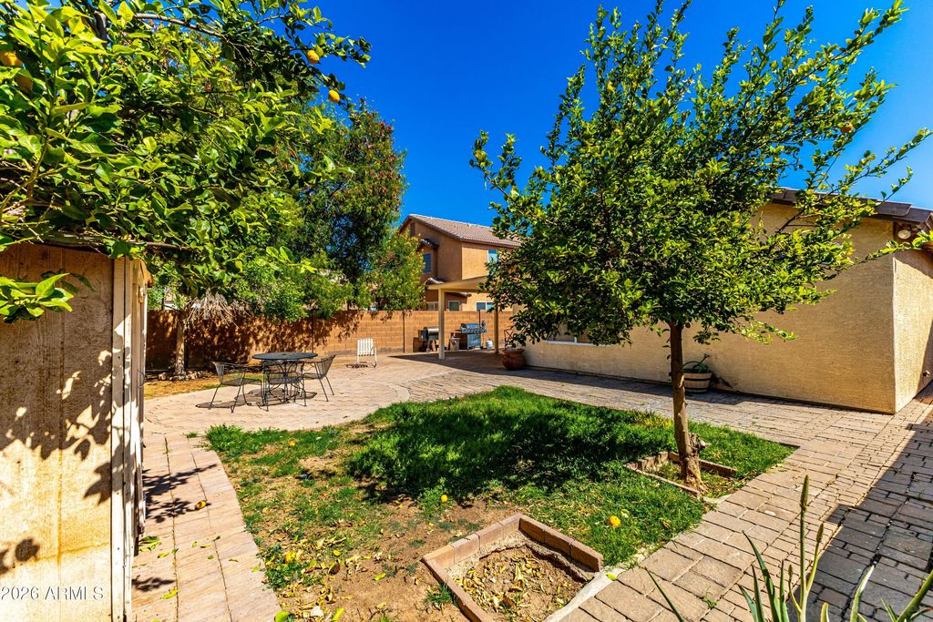 Image 18 of property listing at 3216 S 72ND Lane, Phoenix, AZ 85043