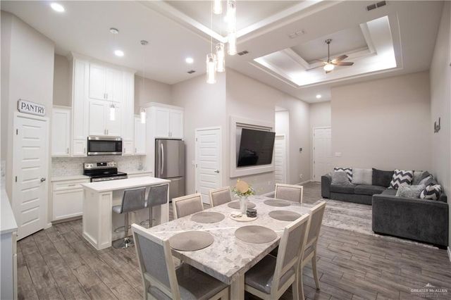 1017 W Eisenhower Avenue, Alton, TX 78573