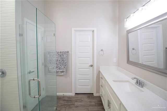 1017 W Eisenhower Avenue, Alton, TX 78573