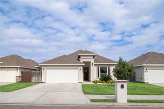 1017 W Eisenhower Avenue, Alton, TX 78573