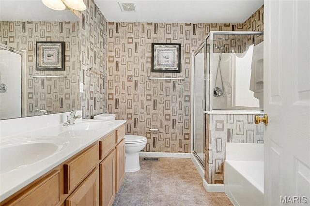 1704 Preston Centre Drive, Fenton, MO 63026