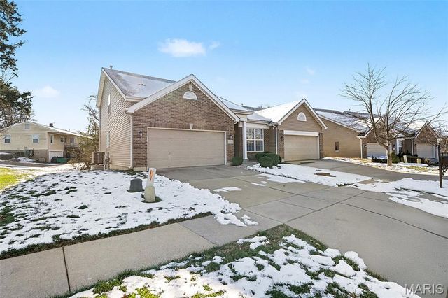 1704 Preston Centre Drive, Fenton, MO 63026