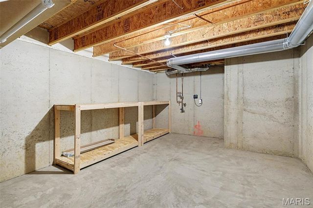 1704 Preston Centre Drive, Fenton, MO 63026