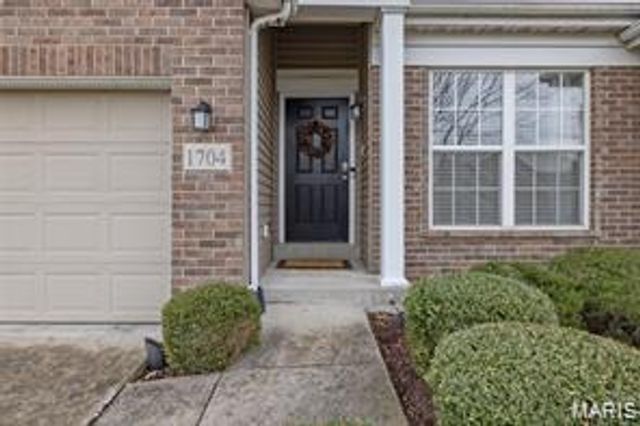 1704 Preston Centre Drive, Fenton, MO 63026