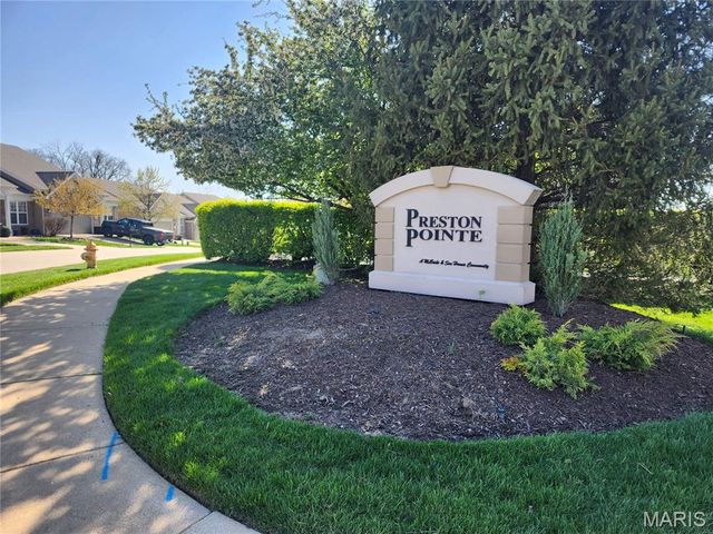 1704 Preston Centre Drive, Fenton, MO 63026