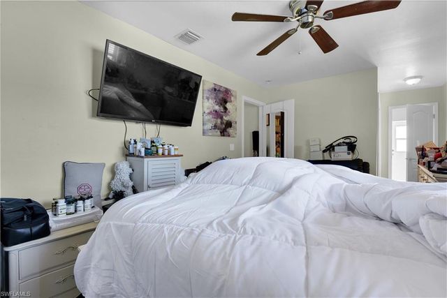 521 Grant AVE, Lehigh Acres, FL 33972