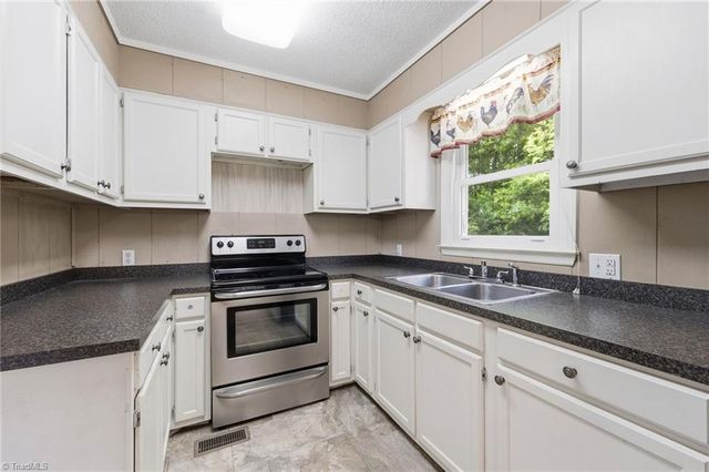 4207 Pheasant Ridge Drive, Sophia, NC 27350