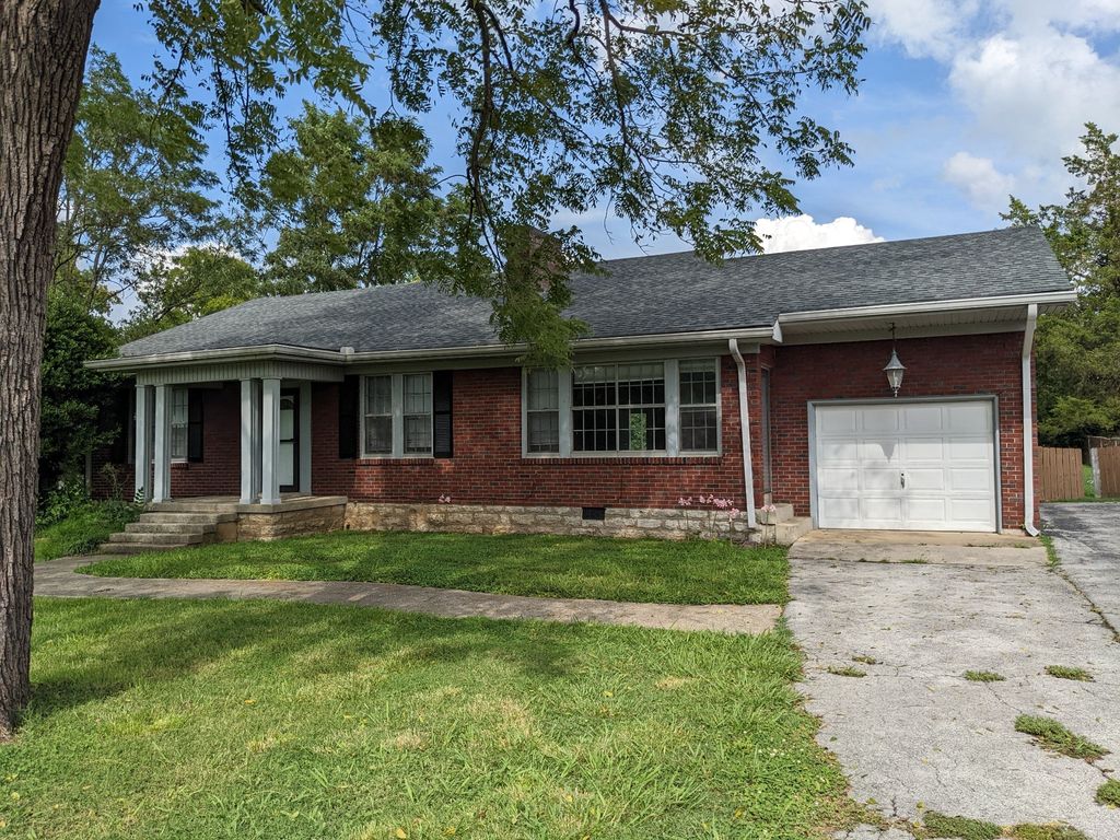 1289 Hunters Point Pike, Lebanon, TN 37087