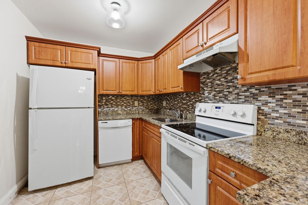 490 NW 20th Street 316, Boca Raton, FL 33431