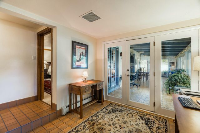 525 Solar Road NW, Albuquerque, NM 87107