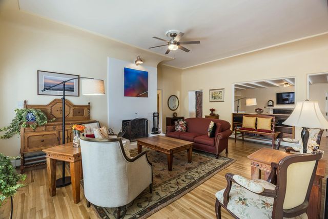 525 Solar Road NW, Albuquerque, NM 87107