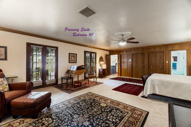 525 Solar Road NW, Albuquerque, NM 87107