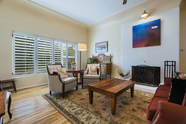 525 Solar Road NW, Albuquerque, NM 87107