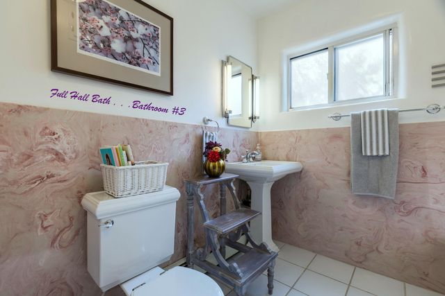 525 Solar Road NW, Albuquerque, NM 87107