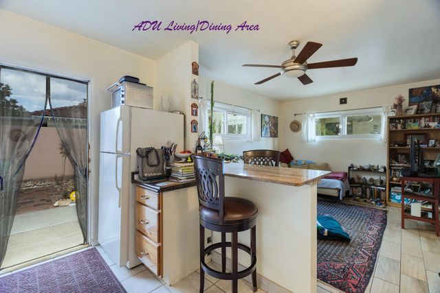 525 Solar Road NW, Albuquerque, NM 87107