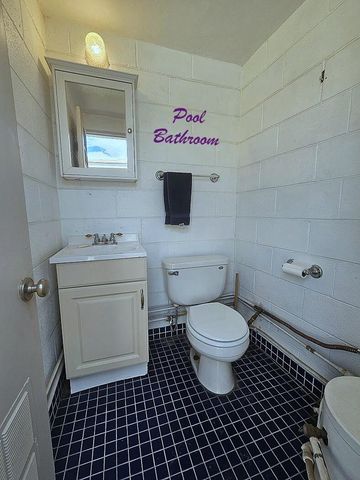 525 Solar Road NW, Albuquerque, NM 87107