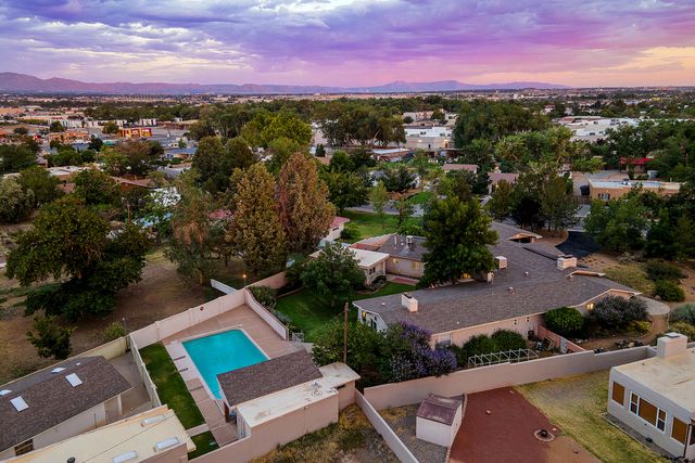 525 Solar Road NW, Albuquerque, NM 87107