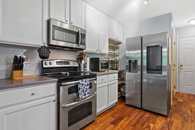 3236 Stonecreek Drive, Madison, WI 53719