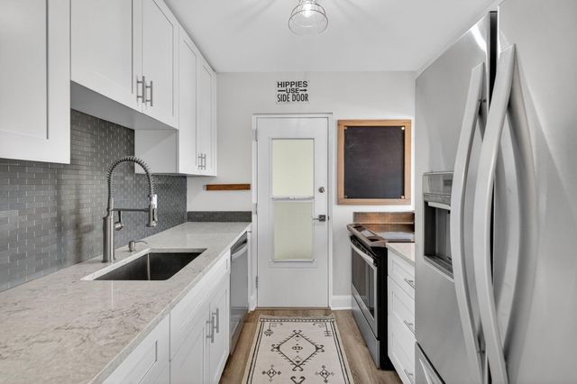 2555 NE 11th Street 609, Fort Lauderdale, FL 33304