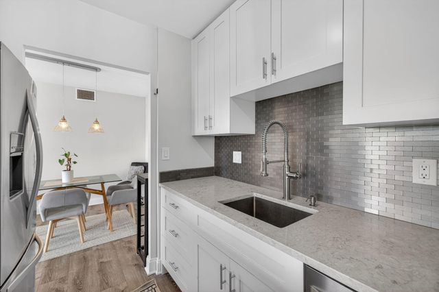 2555 NE 11th Street 609, Fort Lauderdale, FL 33304