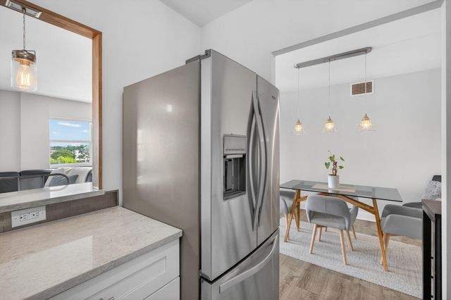 2555 NE 11th Street 609, Fort Lauderdale, FL 33304