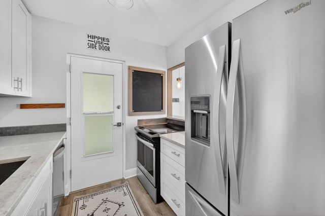 2555 NE 11th Street 609, Fort Lauderdale, FL 33304