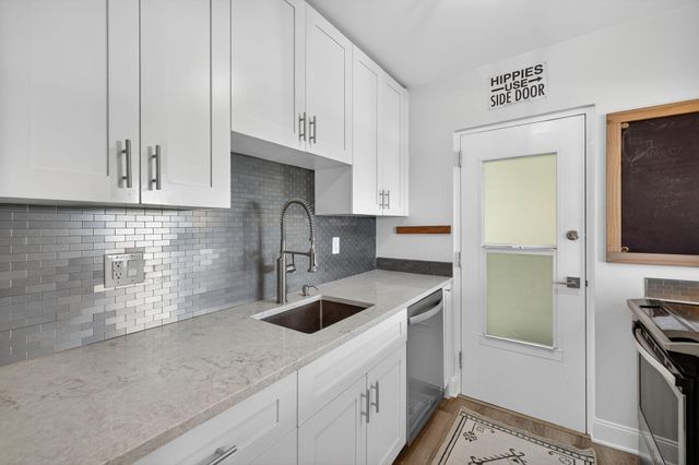 2555 NE 11th Street 609, Fort Lauderdale, FL 33304