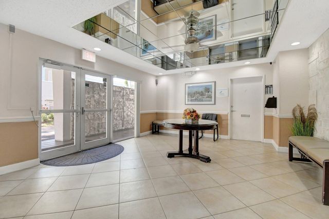 2555 NE 11th Street 609, Fort Lauderdale, FL 33304