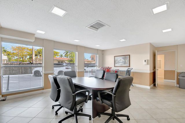 2555 NE 11th Street 609, Fort Lauderdale, FL 33304