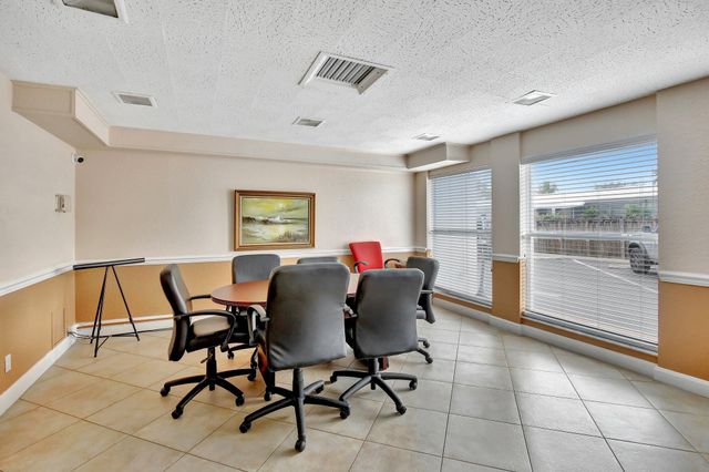 2555 NE 11th Street 609, Fort Lauderdale, FL 33304