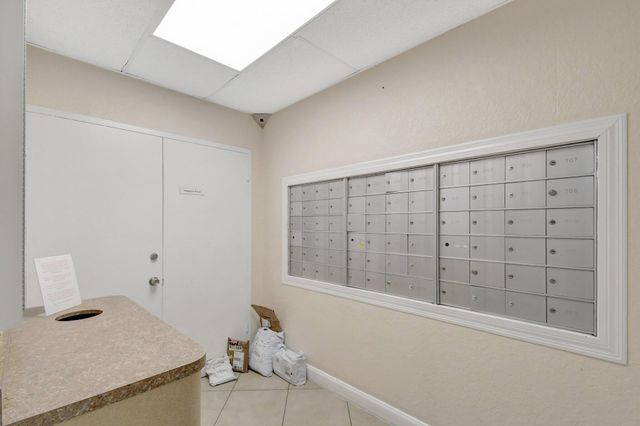 2555 NE 11th Street 609, Fort Lauderdale, FL 33304