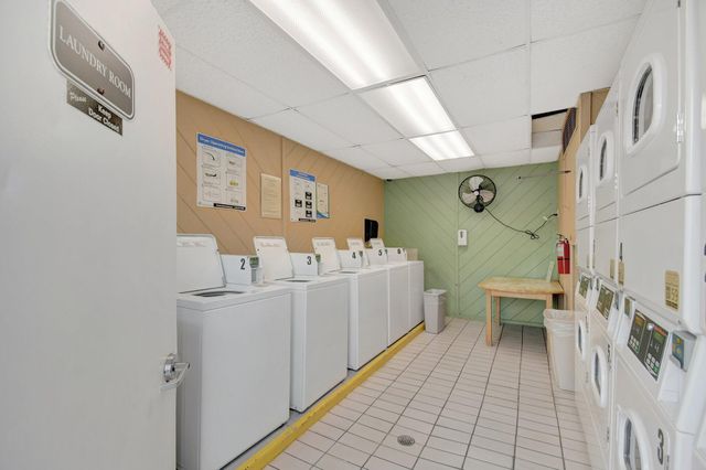 2555 NE 11th Street 609, Fort Lauderdale, FL 33304