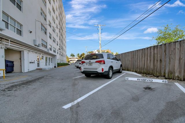 2555 NE 11th Street 609, Fort Lauderdale, FL 33304