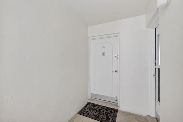 2555 NE 11th Street 609, Fort Lauderdale, FL 33304