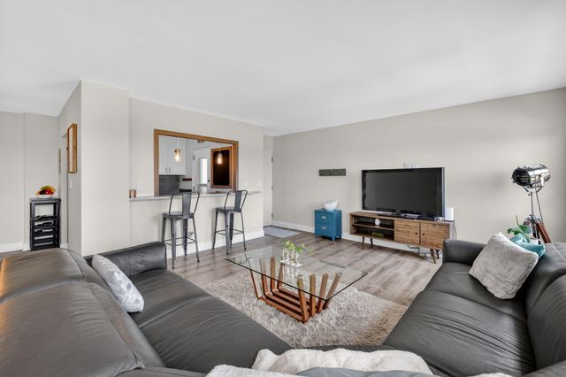 2555 NE 11th Street 609, Fort Lauderdale, FL 33304