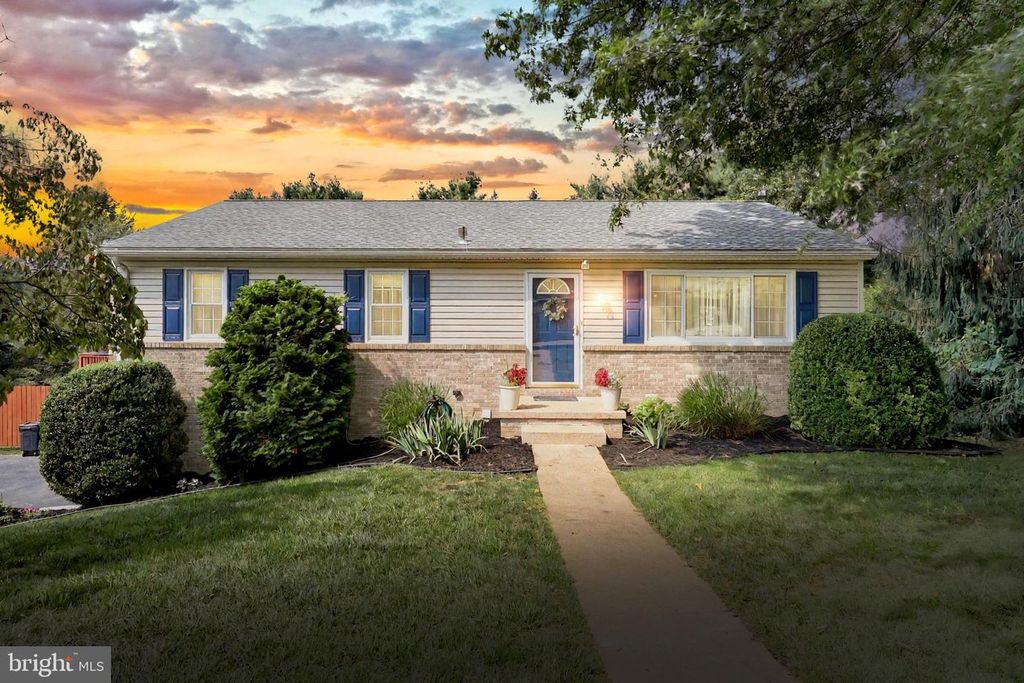 120 SUSAN DR, Dallastown, PA 17313