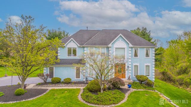 23-E kincaid Drive, West Windsor, NJ 08550