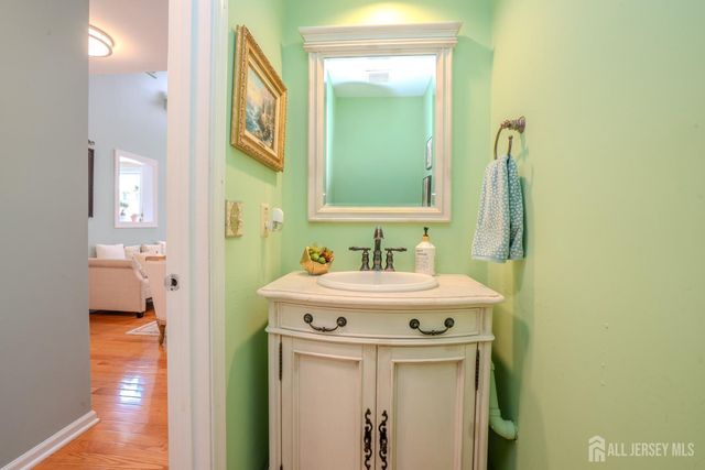23-E kincaid Drive, West Windsor, NJ 08550