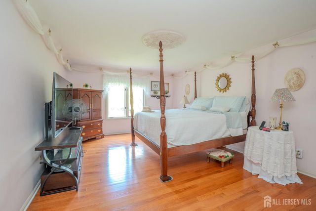 23-E kincaid Drive, West Windsor, NJ 08550