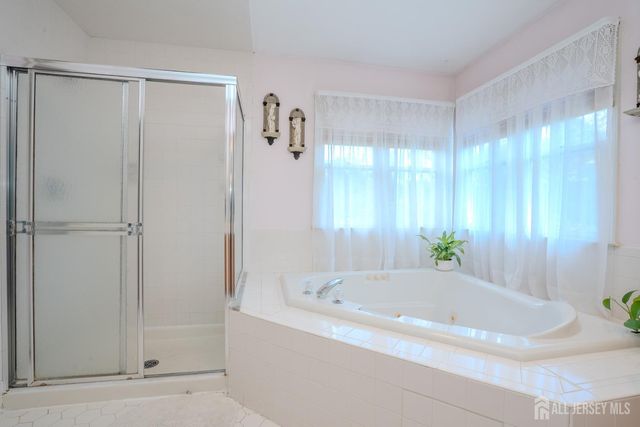 23-E kincaid Drive, West Windsor, NJ 08550