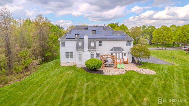 23-E kincaid Drive, West Windsor, NJ 08550