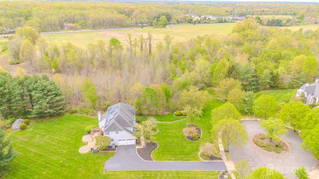 23-E kincaid Drive, West Windsor, NJ 08550