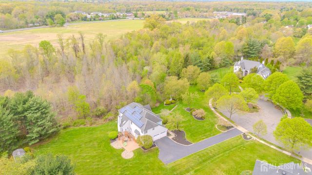 23-E kincaid Drive, West Windsor, NJ 08550
