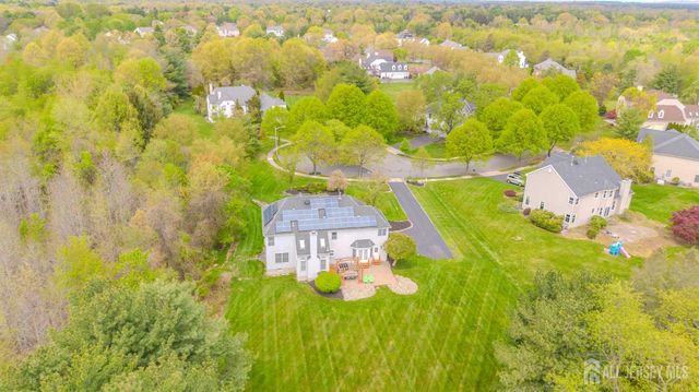 23-E kincaid Drive, West Windsor, NJ 08550