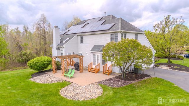 23-E kincaid Drive, West Windsor, NJ 08550
